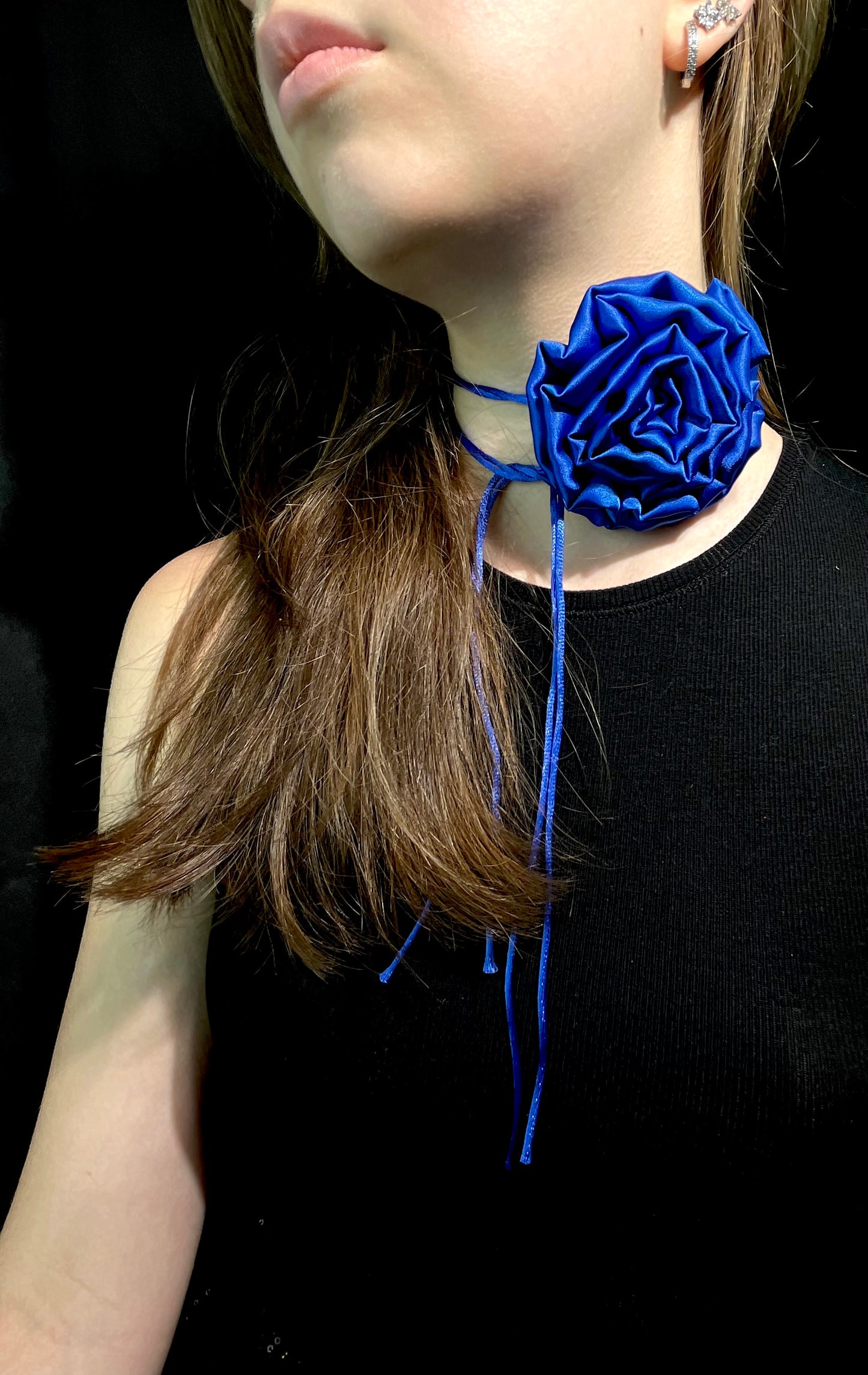 Red rose flower choker necklace