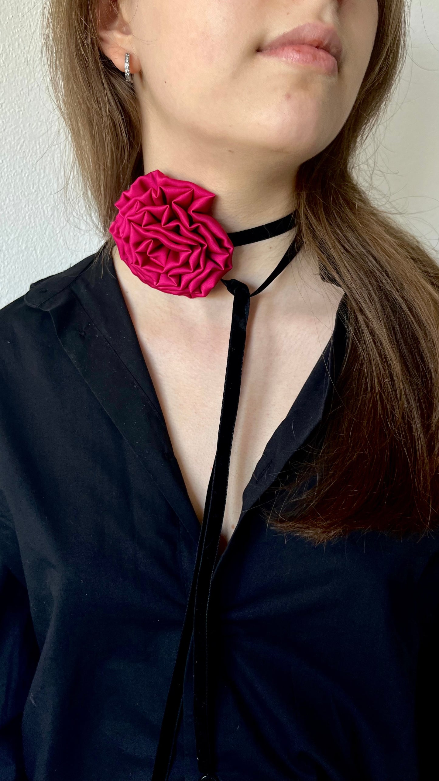 Red rose flower choker necklace