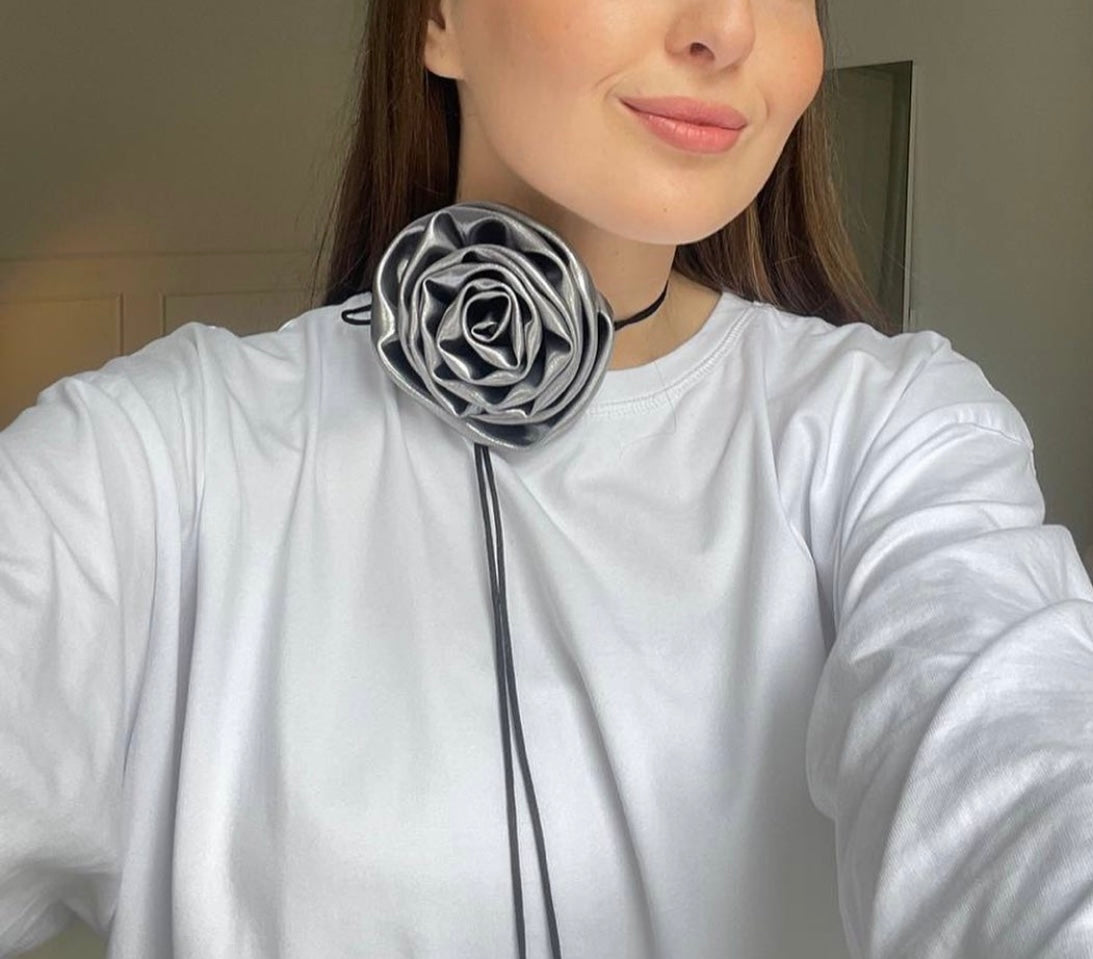Red rose flower choker necklace