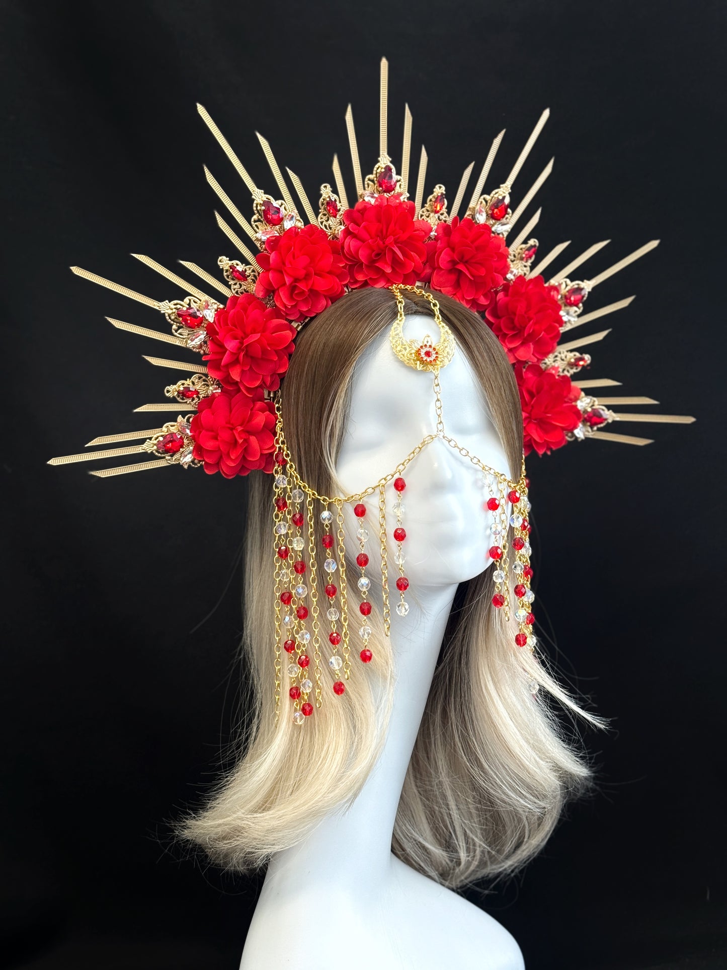 Red sun halo crown with face chain jewelry, flower goddess crown