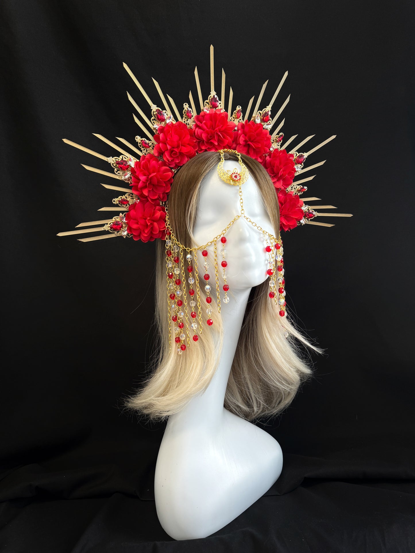Red sun halo crown with face chain jewelry, flower goddess crown